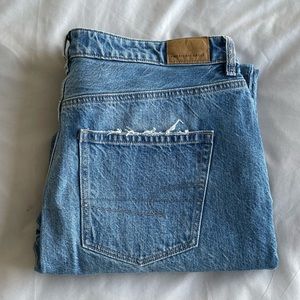 Brand New American Eagle Mom Jeans